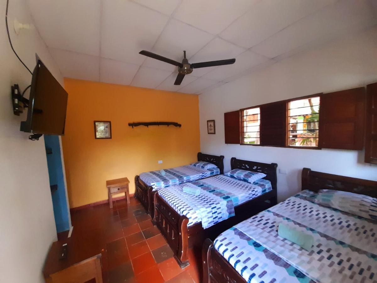 Hostal La Casa De Felipe Hostel Taganga Kültér fotó